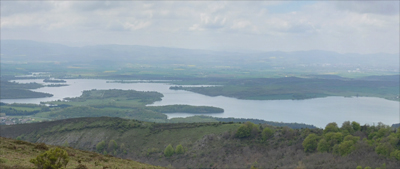 Vista del embalse desde la cima de Albiturri