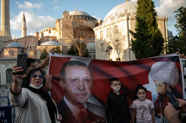 Hagia Sophia adalah Wakaf Sultan Muhammad Al-Fatih yang Diubah secara Ilegal