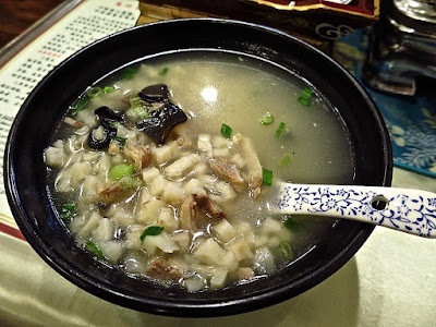 Restaurant Manchurian (满族全羊铺), yang rou pao mo 羊肉泡馍