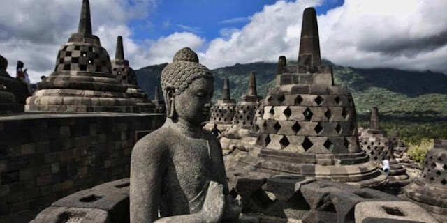 Borobudur tourism destinations, objects of 7 amazing wonders of the world in Indonesia