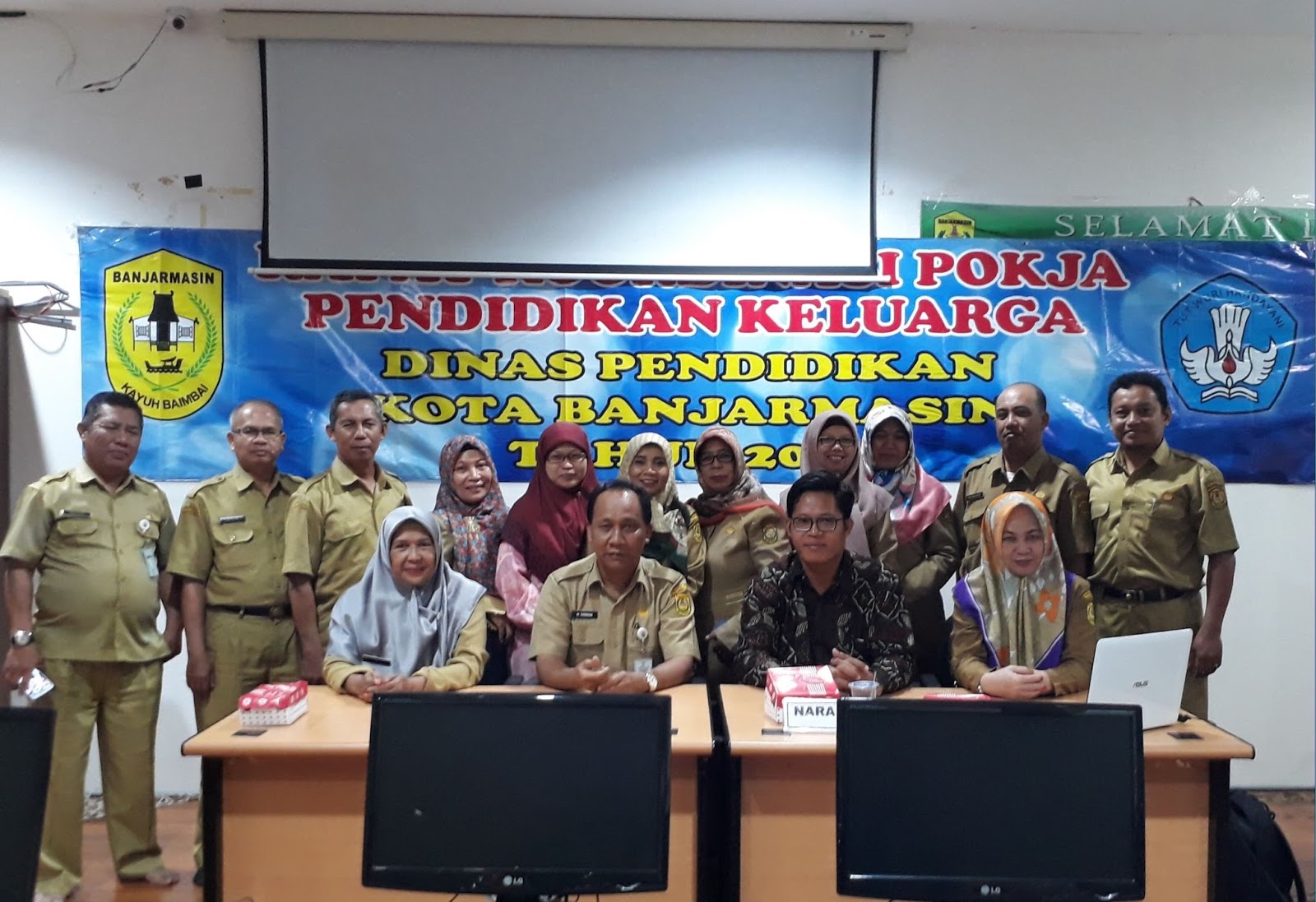 KEMITRAAN ORANG TUA DALAM PENDIDIKAN KELUARGA