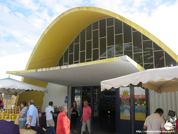 Royan - Marché central - Marché couvert  Architectes: Louis Simon, André Morisseau  Ingénieurs: Bernard Lafaille, René Sarger  Projet / Construction: 1946 - 1956