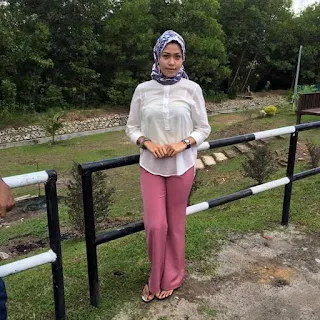 Cewek cantik berkerudung, Cewek cantik dengan busana islami, Cewek cantik natural ala hijabers, Cewek berhijab sangat mempesona, Pesona wanita berhijab, Jilbab kekinian, hijab instagram, wanita berhijab, hijaber indonesia, hijaber instagram, model instagram terbaru, hijaber cantik asal indonesia, cewek indo berhijab, hijab korea, hijab viral, jodoh islami, gadis berhijab, gadis pakek hijab, cewek pakek jilbab, jilbab ala siswi, siswi berhijab, mahasiswi instagram, instagram polwan, instagram pegawai bank, instagram sekretaris berhijab cantik, instagram teller bank cantik, pegawai minimarket cantik, abg cantik, jilbab abg, jilbab kekinin, instagram cewek berjilbab cantik, kecantikan alami, hijabers asia cantik, janda islam, tante cantik, cewek semarang, cewek aceh, gadis aceh, jilbab malaysia, jilbab melayu, cewek muslimah, wanita muslimah, pakaian wanita muslimah, ustadzah cantik, sekretaris berjilbab, cewek berjilbab pakek kacamata, cewek cantik banget dengan berhijab,