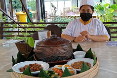 Nasi Bakar Kuali Menu Andalan The Wujil Resort & Conventions.