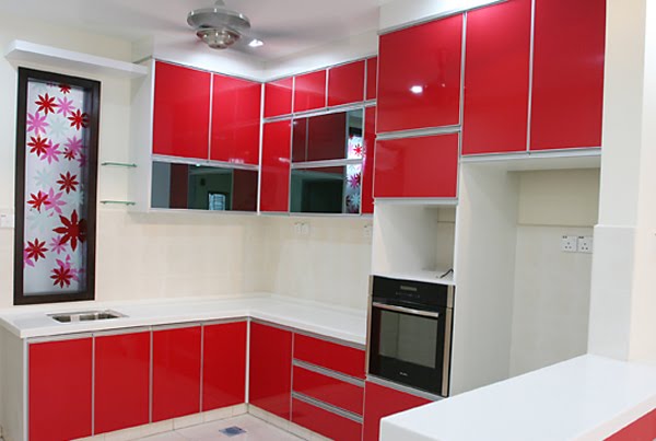 Contoh desain dapur warna merah