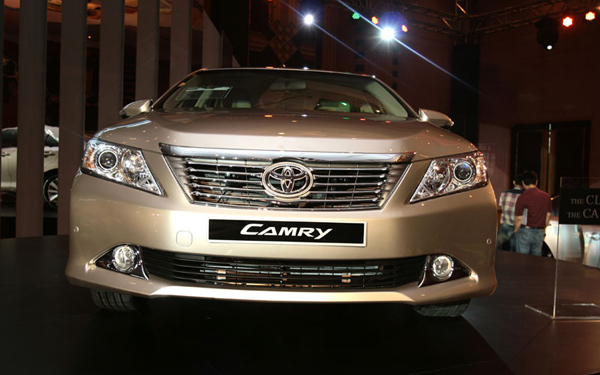 toyota-camry-2-5q-la-mau-xe-tot-nhat-cua-toyota