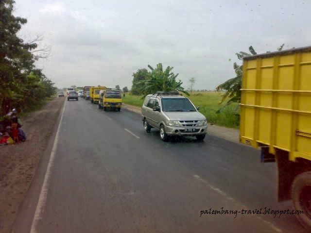 Mobil Truk Angkut Batubara