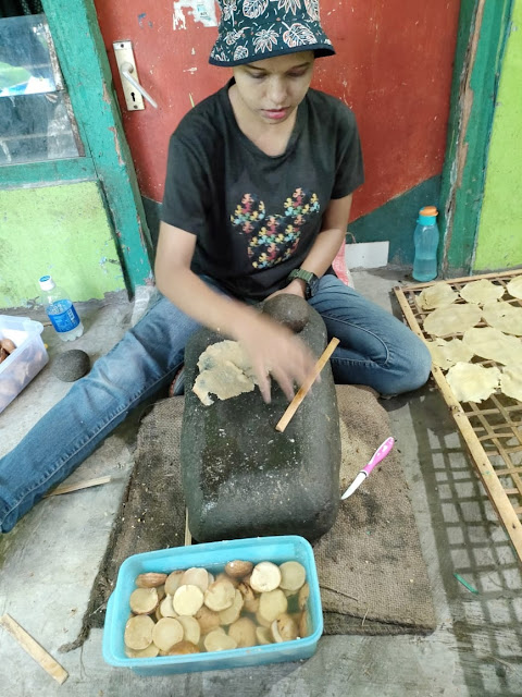 Kuliner di kampung labirin Bogor