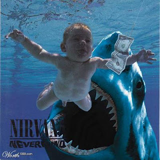 Meme bebe tapa Nevermind Nirvana tiburón