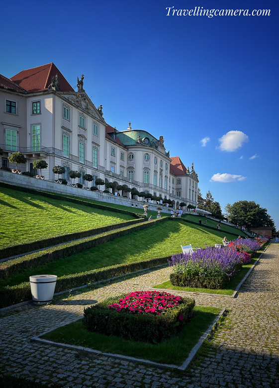 The Warsaw Royal Castle Gardens, often referred to as "Ogród Królewski," boast a rich history that dates back to the 17th century. Designed in the Baroque style, the gardens were initially created as a royal retreat for the Polish monarchs. Over the centuries, they have undergone various transformations, surviving fires, wars, and renovations.