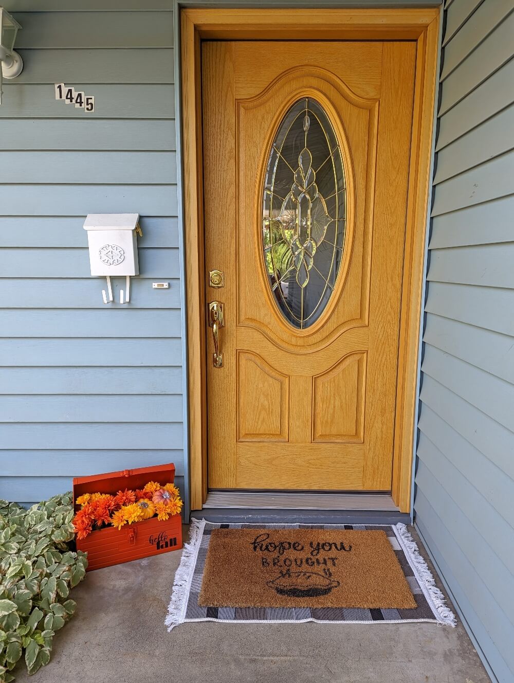 Repurposed Toolbox Fall Decor