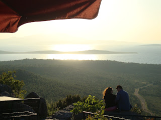 CUNDA, GEZİLECEK YERLER, SARIMSAKLI, AYVALIK, CUNDA, TEKNE GEZİSİ, TUR PARASI, BALIK RESTORAN, NEREDE KALINIR, PAPALİNA, ÇAMLIK, DEĞİRMEN, MANASTIR, KİLİSE, AŞIKLAR TEPESİ, TAKSİYARHİS KİLİSESİ, ORTUNÇ, TEMİZEL, KEYİFLİ BİR TATİL, MİDİLLİ