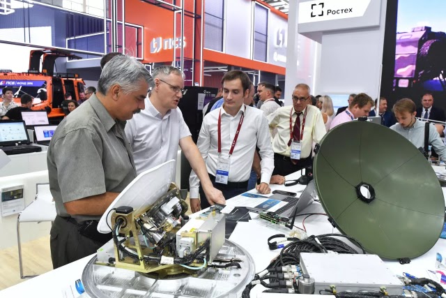 Rússia desenvolve sistemas de antenas de satélites de comunicação para transporte