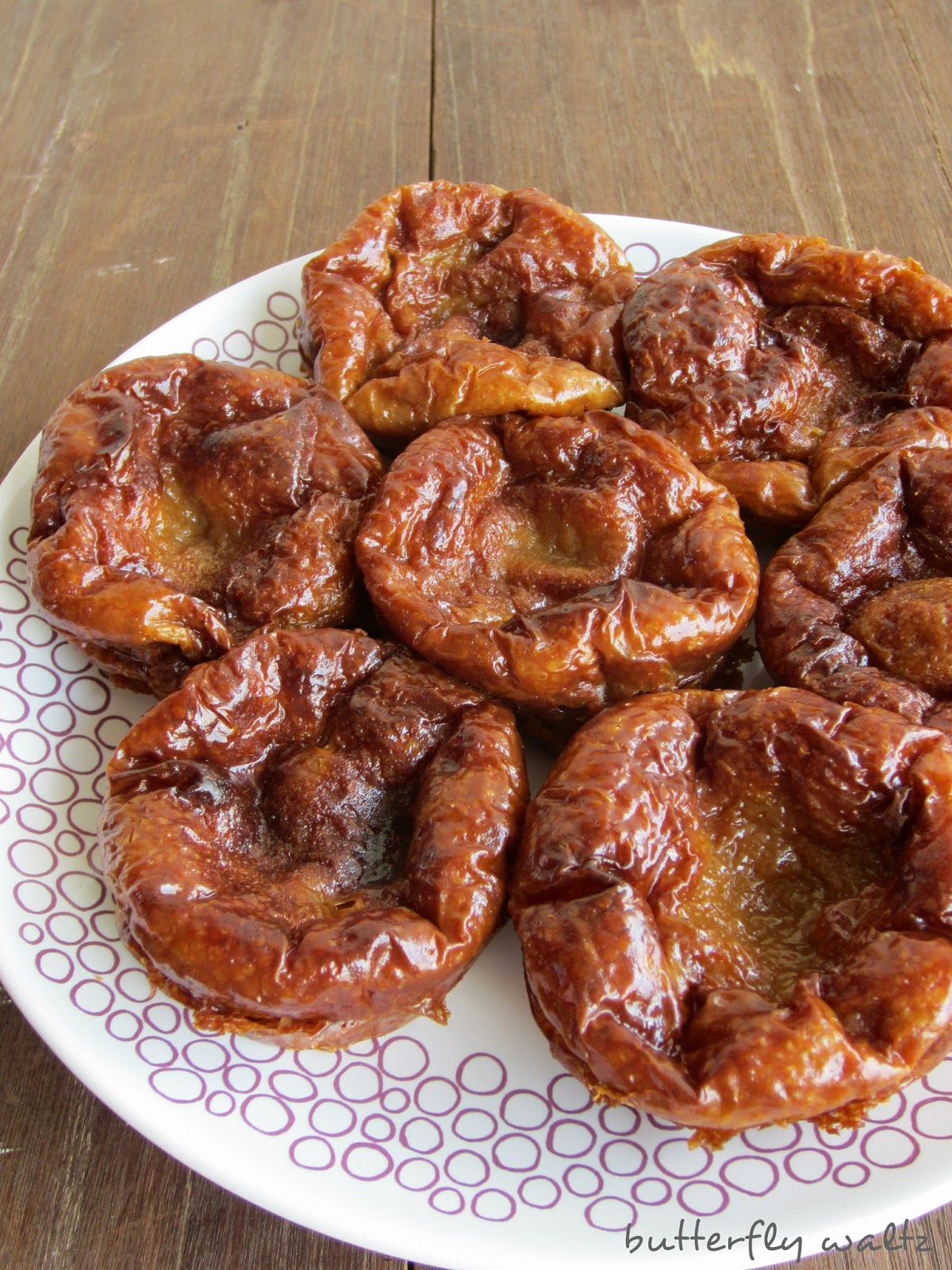 Waltzing butterflies: Deliciousness ~ kuih akok