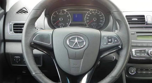 Novo Jac J3 2014 - interior