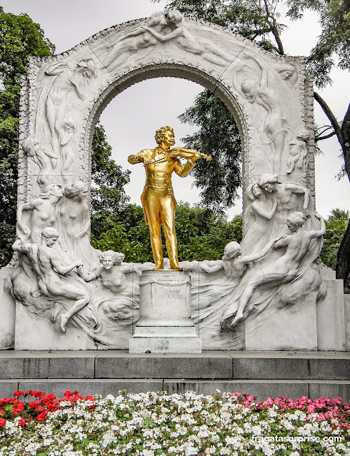 Monumento a Johann Strauss em Viena, Áustria