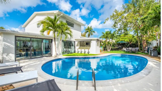 Miami Florida Luxury Vacation Home For Rent with Pool, Dog Friendly