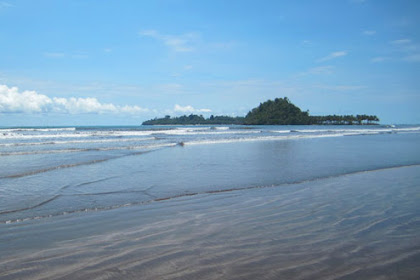 Wisata Pantai Air Manis Kota Padang