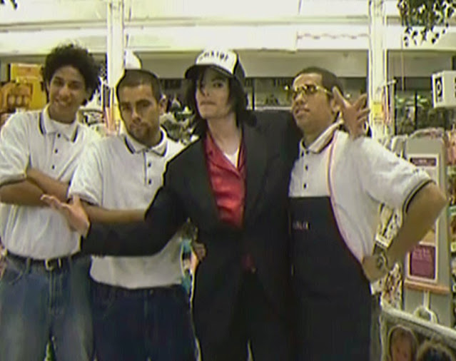 Fotografías de Michael Jackson comprando en un supermercado