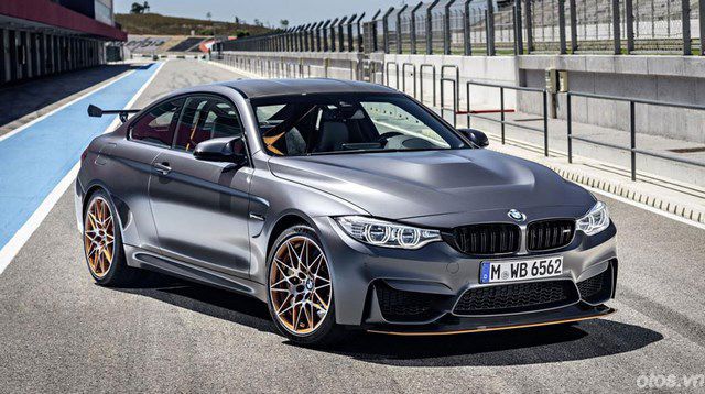 BMW M4 GTS - coupe hiệu suất cao, giá 146.200 Euro