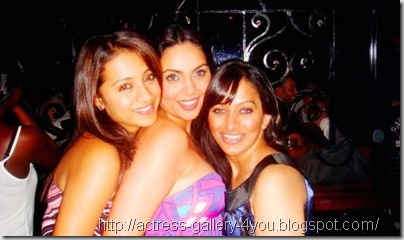 07trisha with her friends 050709