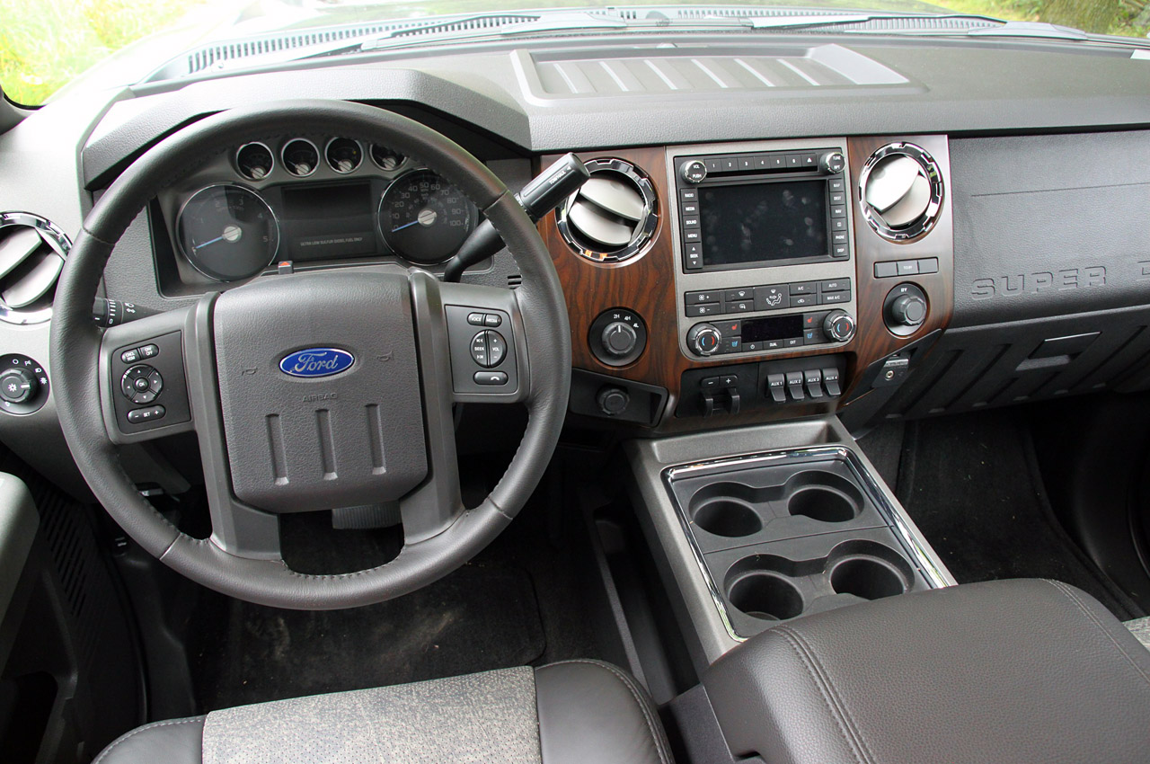 2013 FORD F-450 SUPER TRUCK LARIAT ENGINE DESIGN