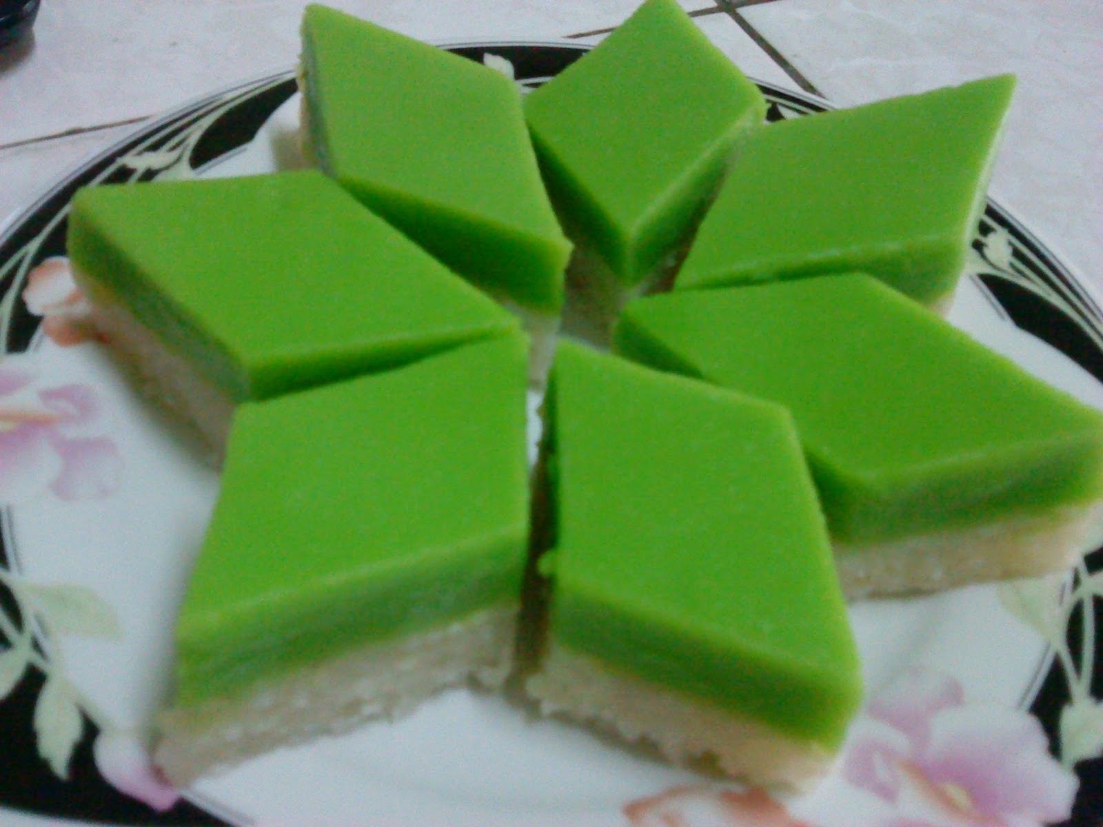 Kuih-Muih Hasiah: KUIH SERI MUKA PANDAN