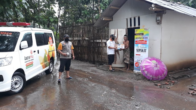 Distribusi sembako SEPAKAT oleh team Lazismu Jember