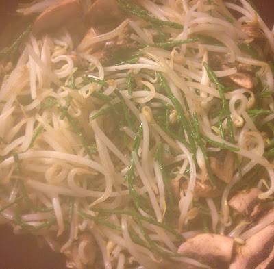 bean sprouts samphire mushrooms