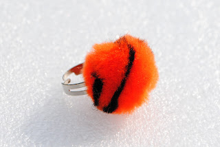 Pom Pom Rings