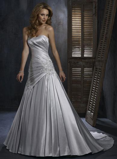 A Wedding  Addict Silver  Wedding  Dress  with Soft Sweetheart
