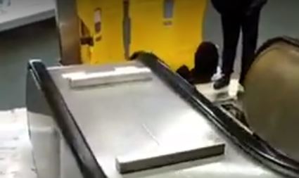 Dice Simioni che in metro non funzionano le scale mobili. Ma va?