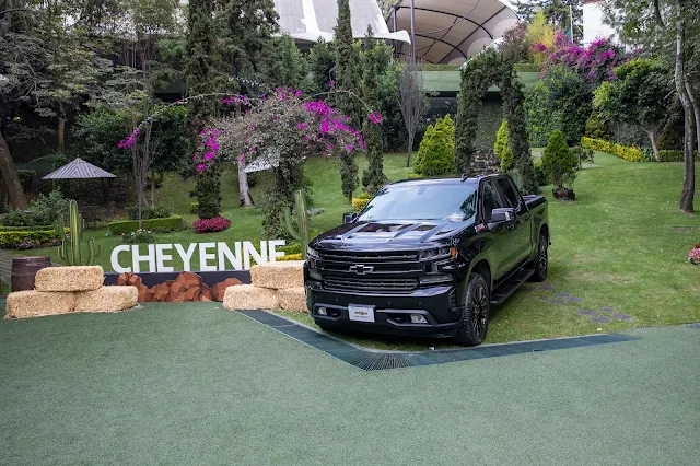 Chevrolet Cheyenne SRT / AutosMk