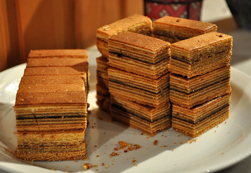 Everybody Eats Well in Flanders: Indonesian Kueh Lapis 