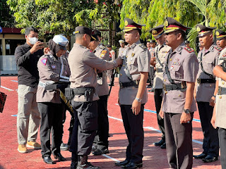 Kapolres Enrekang Pimpin Upacara Sertijab Waka Polres, PJU dan Kapolsek