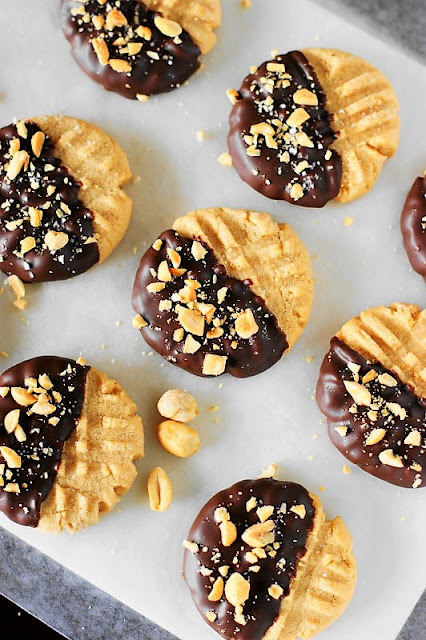 Salted Dark Chocolate Dipped Peanut Butter Cookies Salted Dark Chocolate Dipped Peanut Butter Cookies