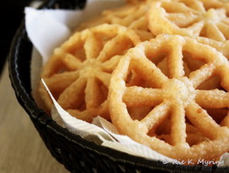 KUE KEMBANG GOYANG  Resep Cara Membuat Aneka Sambal Penyet