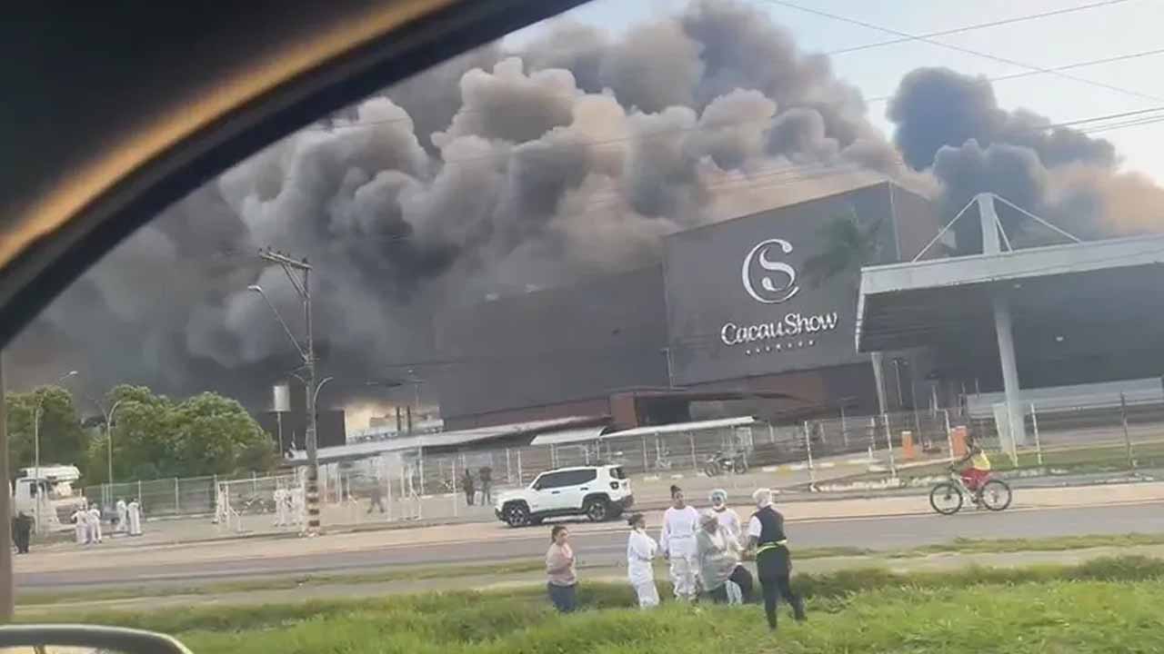 Fumaça e chamas na Cacau Show: fábrica em Linhares é atingida por incêndio