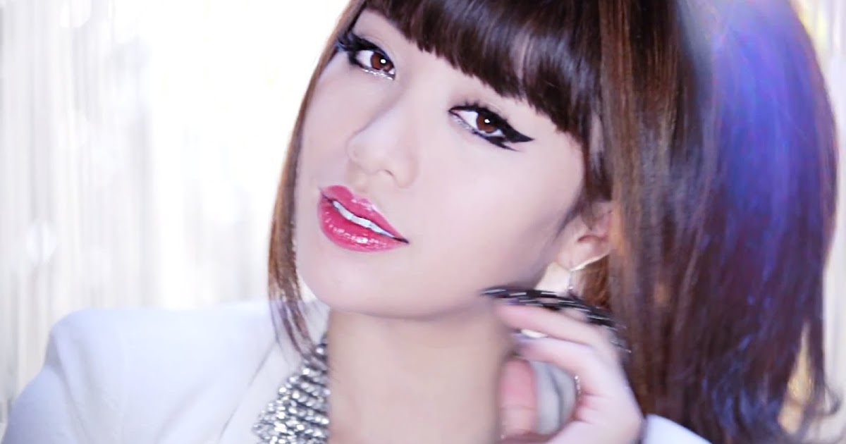 Michelle Phan Bio Facts Family Life Of Youtuber