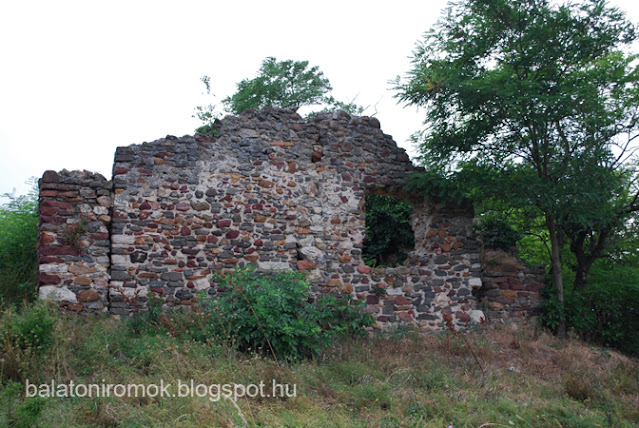 Kerekikál templomromjának nyugati homlokzata