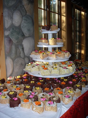 Wedding Cupcake Tower To see daily pictures recipes tips and more visit 