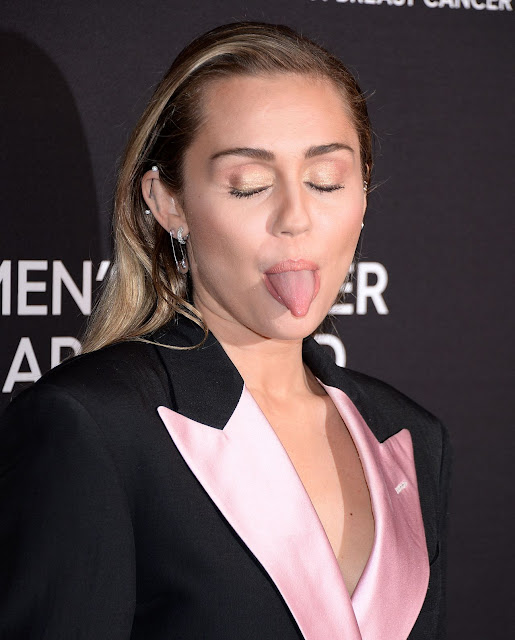 Miley Cyrus – WCRF’s “An Unforgettable Evening” in Beverly Hills