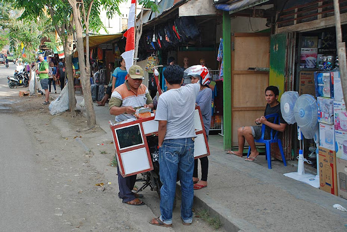 Tiendas en Labuanbajo