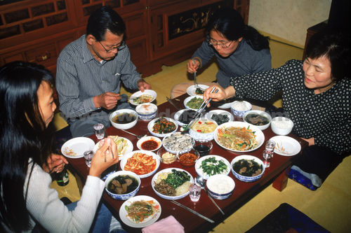 etika makan di korea