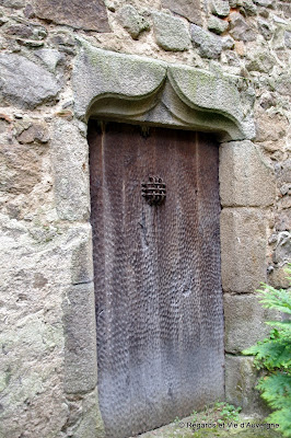 Photo de belles portes et fenêtres d'Auvergne