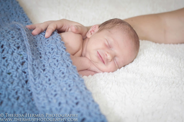 milwaukee newborn photographer, milwaukee baby photographer, milwaukee family photographer