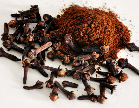 A teaspoon of clove powder on an empty stomach will help you prevent 24 diseases