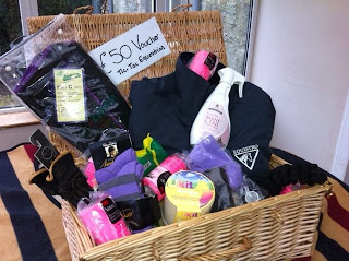 WIN THIS HORSEY CHRISTMAS HAMPER!!