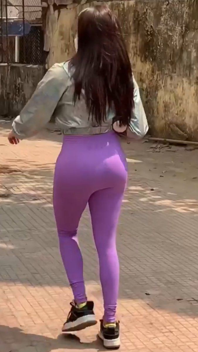 Janhvi Kapoor sexy Big Ass in tight leggings, Janhvi Kapoor sexy Gym workout, Janhvi Kapoor hottest looks, Janhvi Kapoor leaked, Janhvi Kapoor Big boobs, Janhvi Kapoor sexy back, Janhvi Kapoor sexy Ass