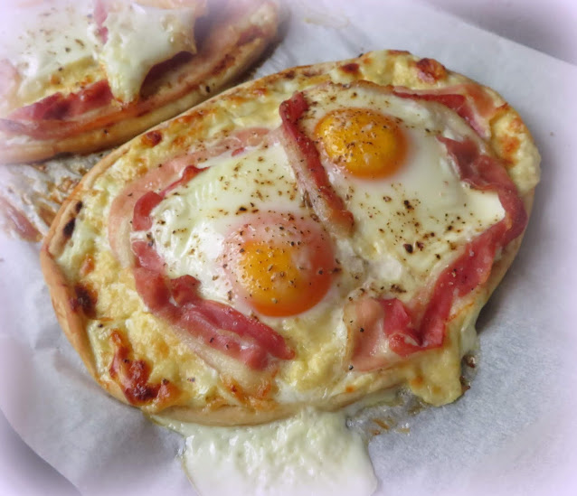 Croque Madame Pizzas